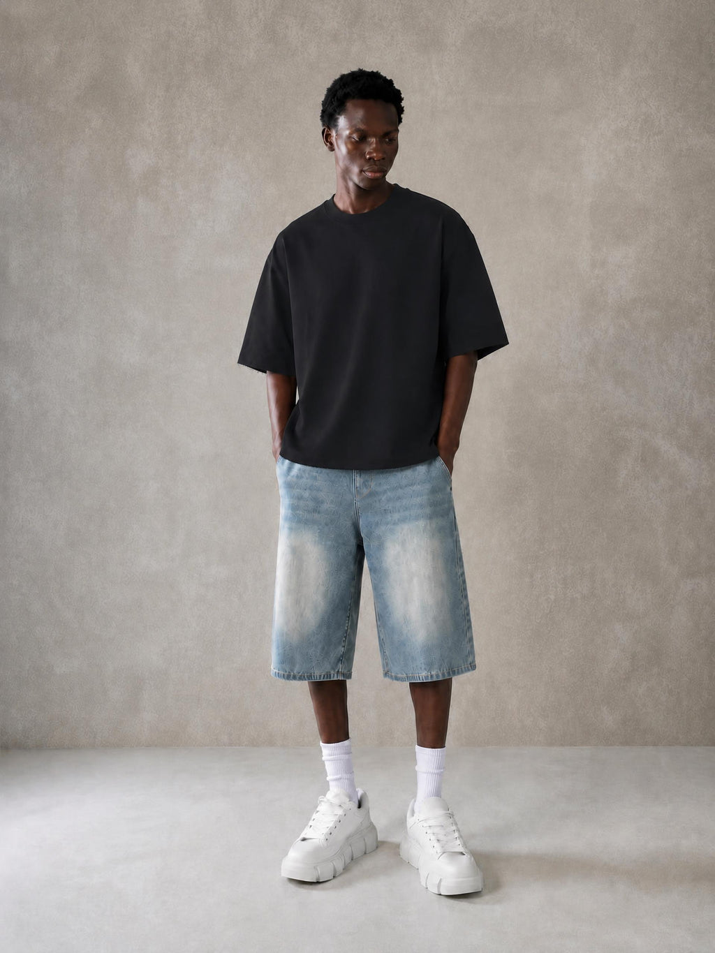 Epi-Night Out(Embro) - Boxy Half-Sleeve Raw-Edge T-Shirt