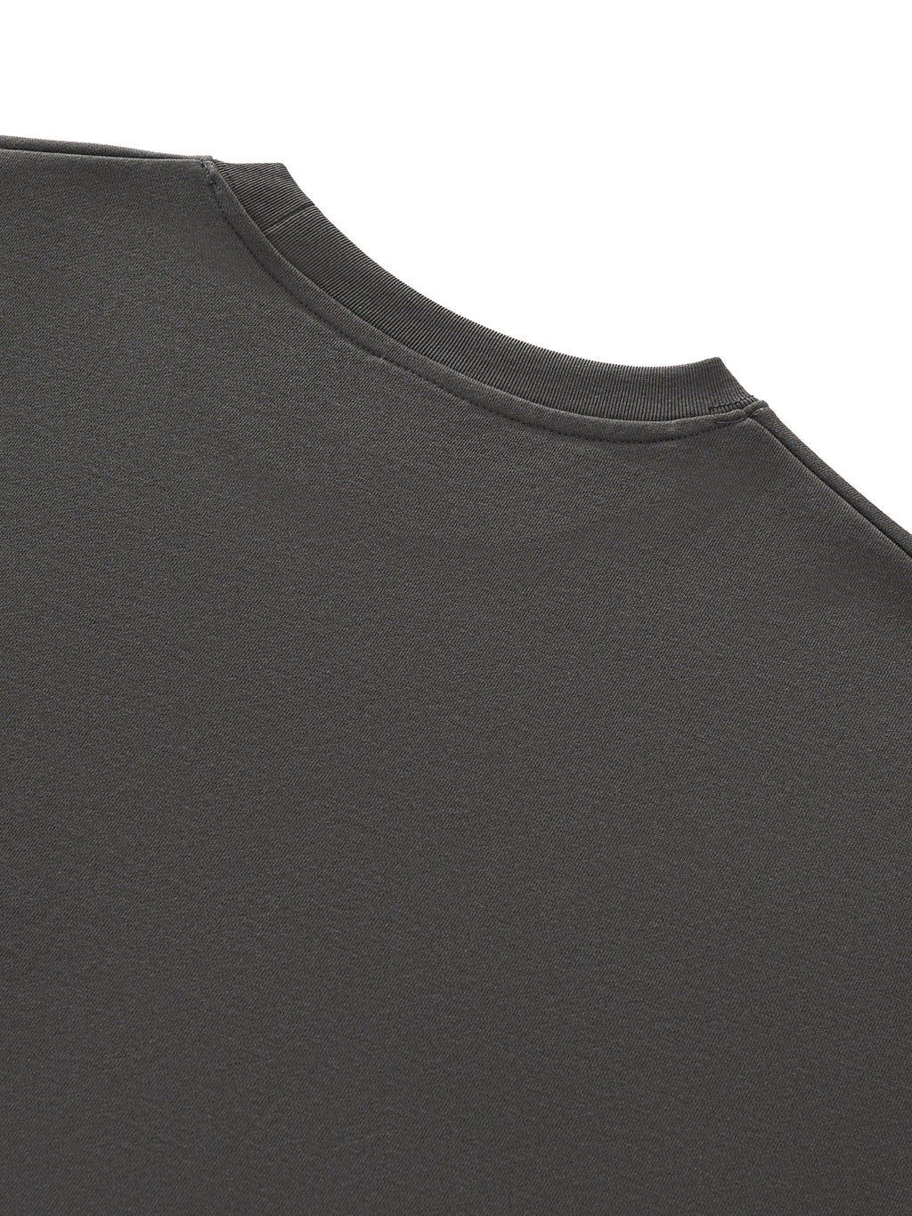 Epi-Night Out(Embro) - Boxy Half-Sleeve Raw-Edge T-Shirt